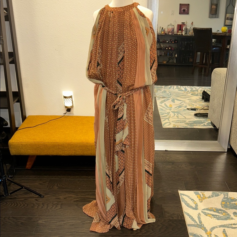 Chic Bohemian Maxi Dress in Earth Tones